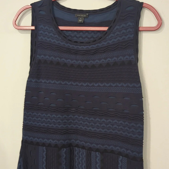 Ann Taylor Dress Navy Sleeveless Textured Knit Stretch size Medium - Picture 3 of 12
